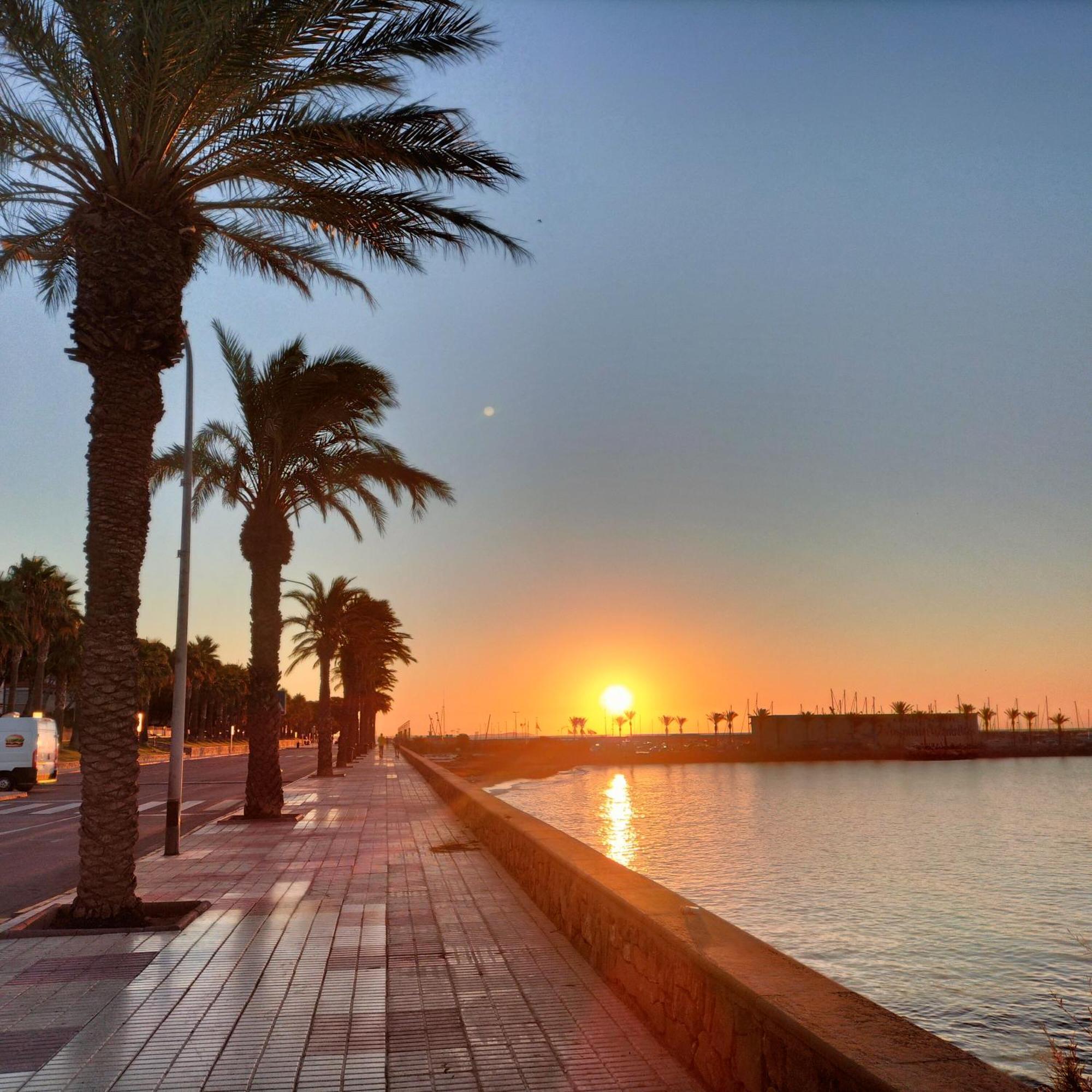 1ª Linea Reformado Y Frente Al Puerto Deportivo Firmamos Contrato Si El Cliente Lo Solicita Aunque Es Necesario Hacer La Reserva Para Poder Comunicarse L'L'Hospitalet de l'Infant Exteriör bild